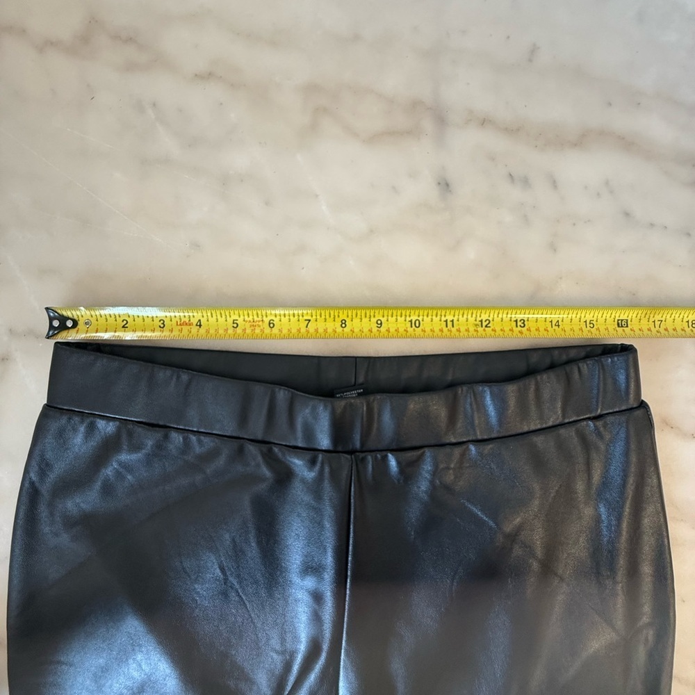 HUE women Sleek Black faux leather leggings size large - Picture 6 of 7